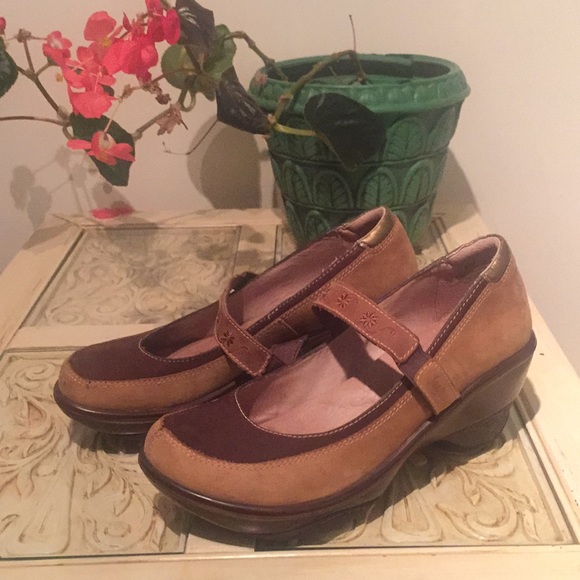 Jambu Sport Wedge Tan and Brown Leather Shoe - Picture 3 of 8